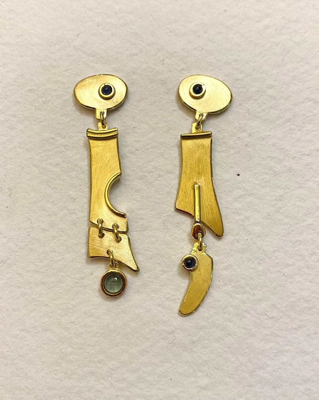 Gouden oorbellen met edelsteen